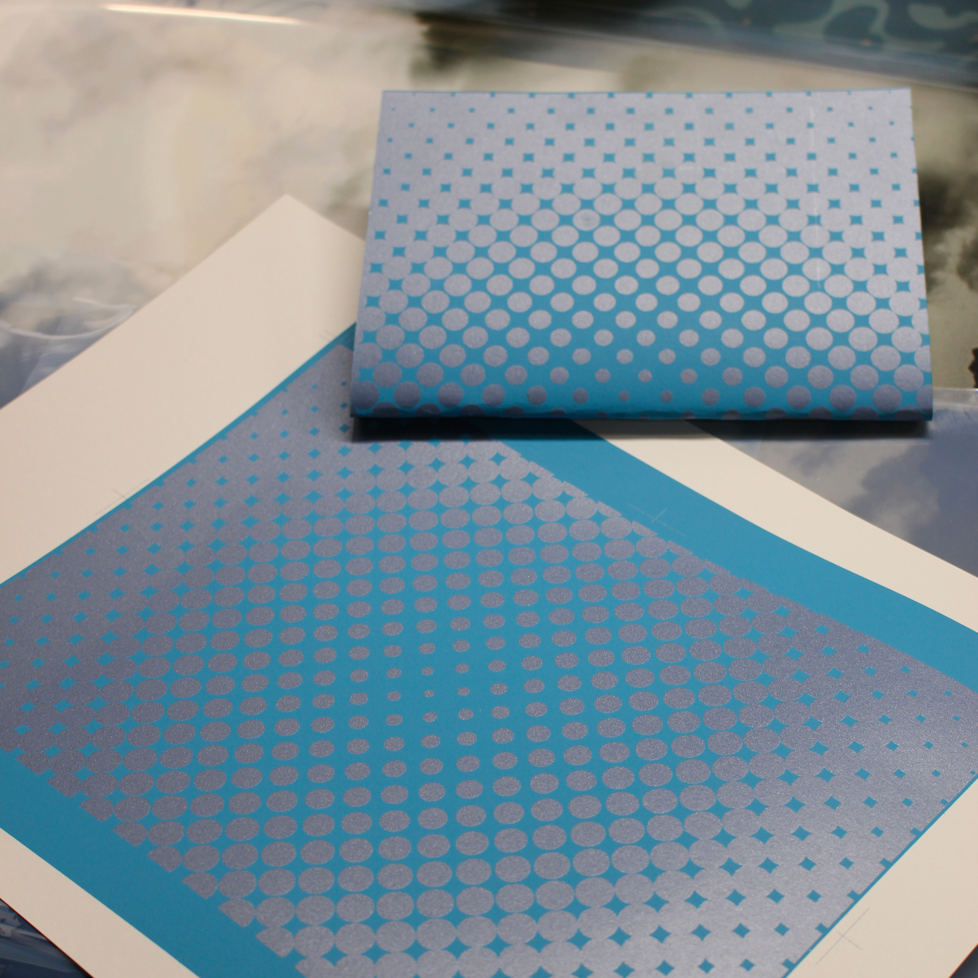 Carnet A5 magma rouge - Créé par l'atelier Fwells à Paris - Zoom sur la trame