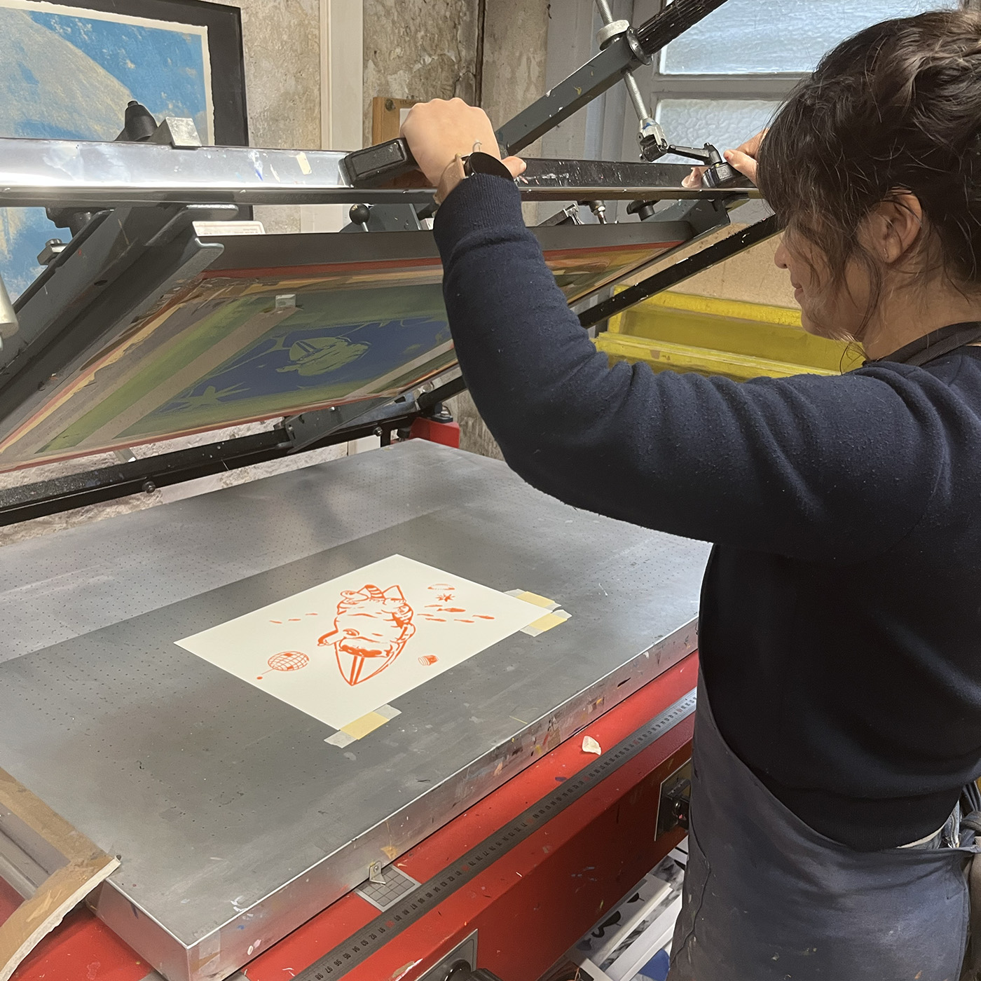 Tirage en sérigraphie : impression dans le cadre des ateliers de 3 heures à l'Atelier Fwells