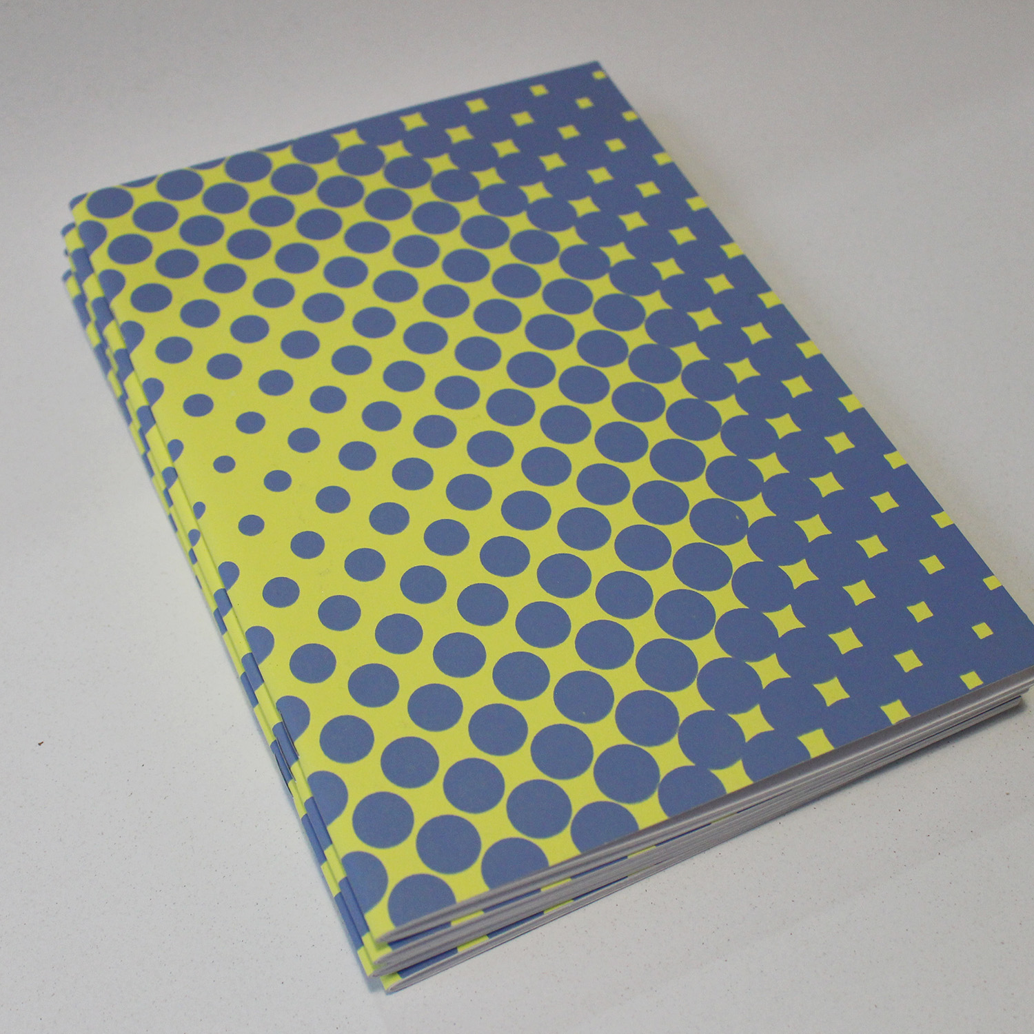 Carnet Magma jaune non ligné format A5 - Couverture en sérigraphie - Carnet issu de chutes de papier de l'Atelier Fwells