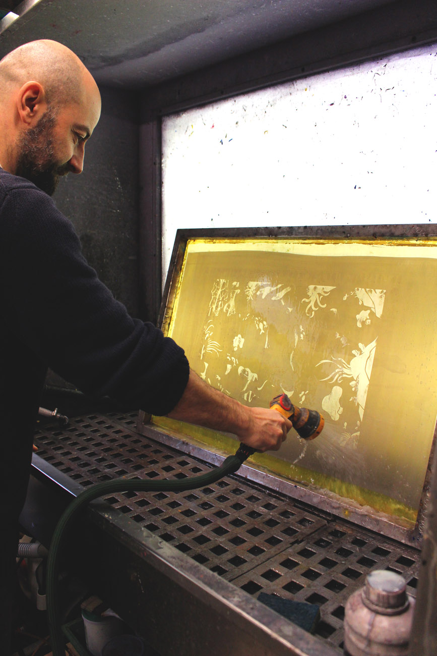 Plongée, une illustration d'Olivier Junière - Sérigraphie / Atelier Fwells - Nettoyage des cadres